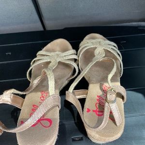 Women’s sandals